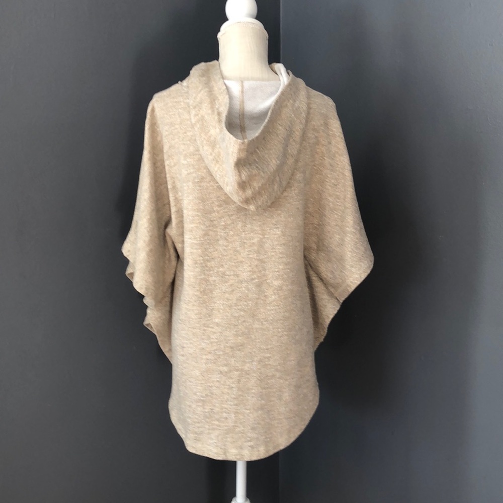 Woman’s Cape by Simply Noelle
